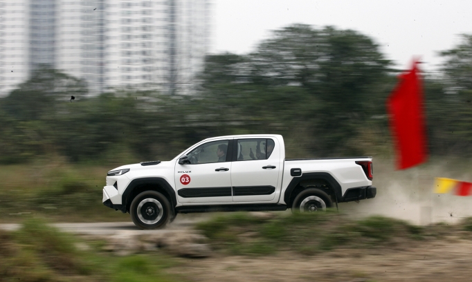 Đi tìm lời giải cho sức hút của Toyota Hilux hoàn toàn mới